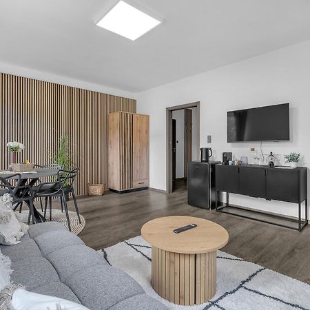 Hotel U Krale Jiriho Stráž pod Ralskem Bagian luar foto