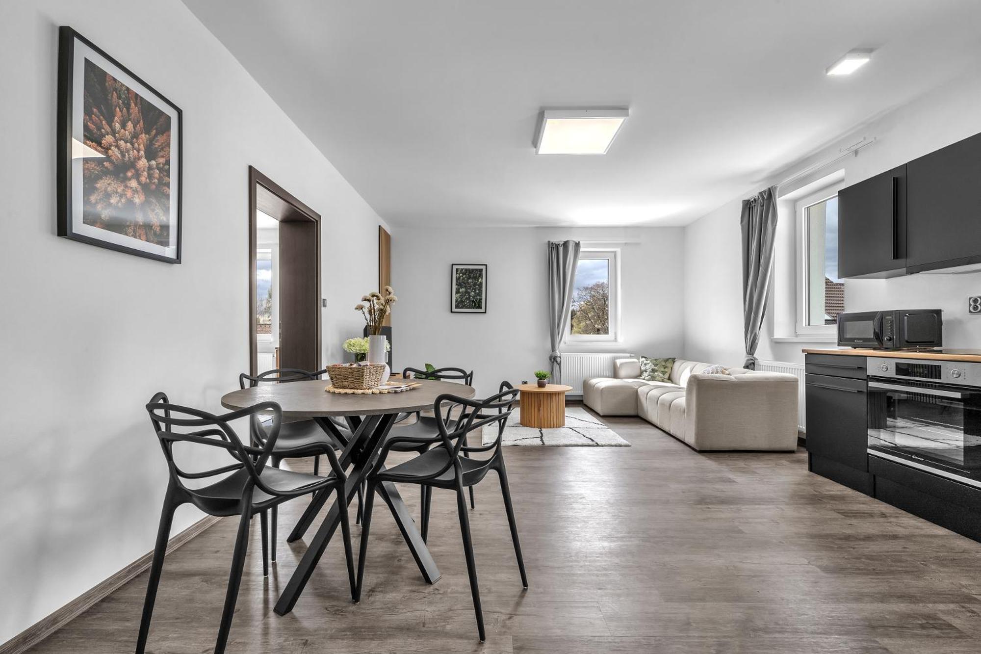 Hotel U Krale Jiriho Stráž pod Ralskem Bagian luar foto